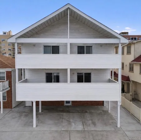 $3,850 | 616 East Broadway, Unit 6F, Long Beach, NY 11561