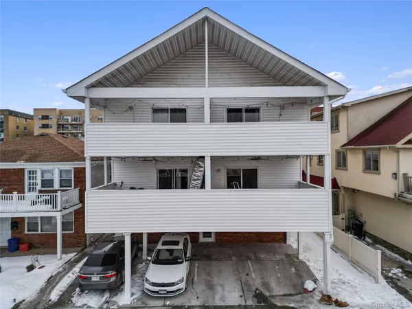 a house view with a outdoor space