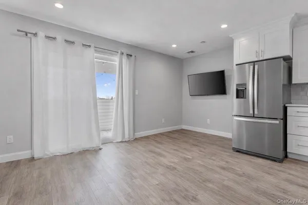 $3,850 | 616 East Broadway, Unit 6F, Long Beach, NY 11561