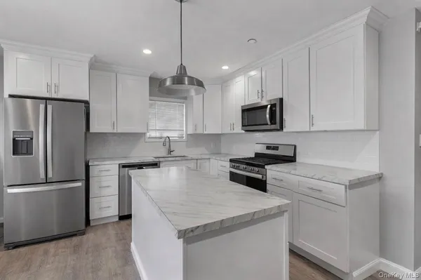 $3,850 | 616 East Broadway, Unit 6F, Long Beach, NY 11561