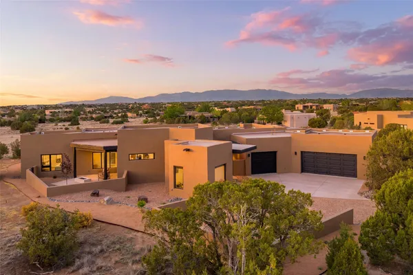$2,790,000 | 135 Paseo Aragon, Santa Fe, NM 87506