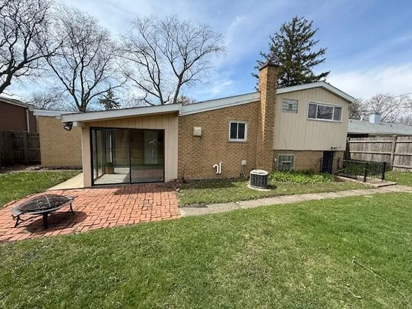 $389,000 | 939 South Grace Street, Lombard, IL 60148