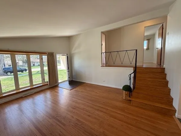 $389,000 | 939 South Grace Street, Lombard, IL 60148