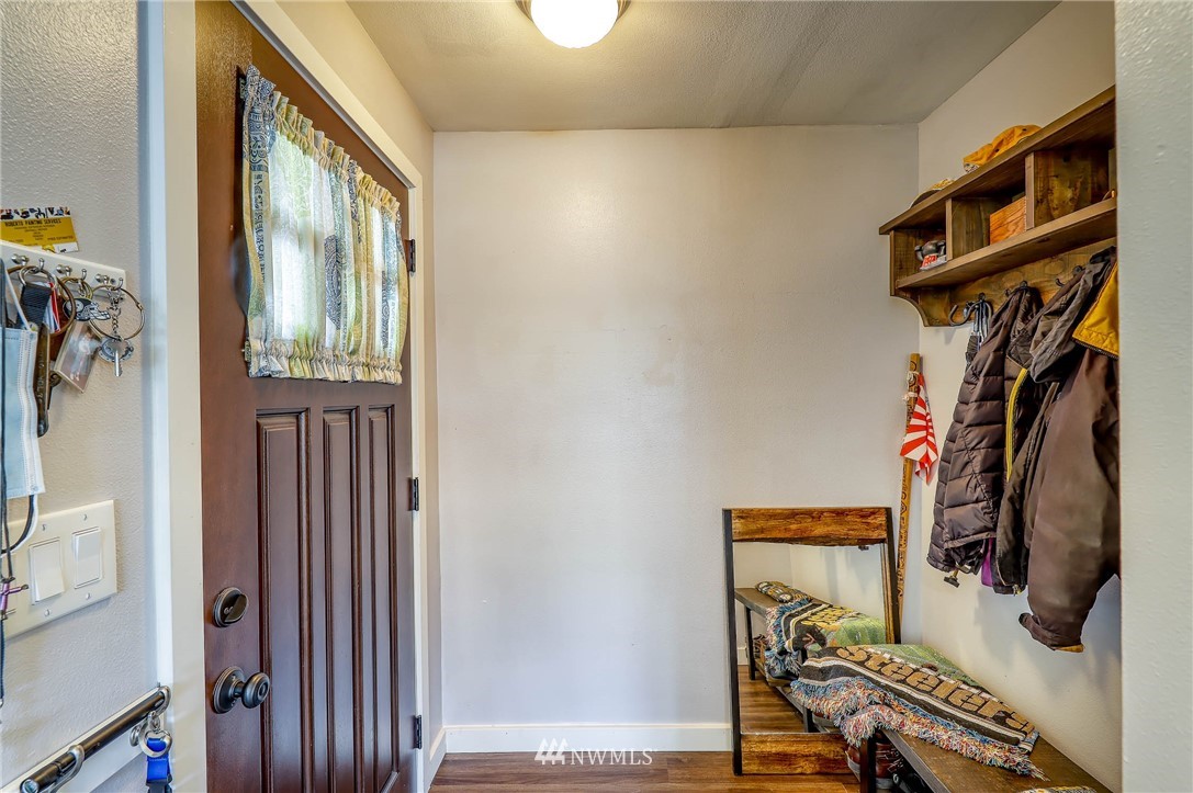 26418 Barrett Road Northeast Kingston, WA 98346 - Photo 7 of 34 Gallery Image 7