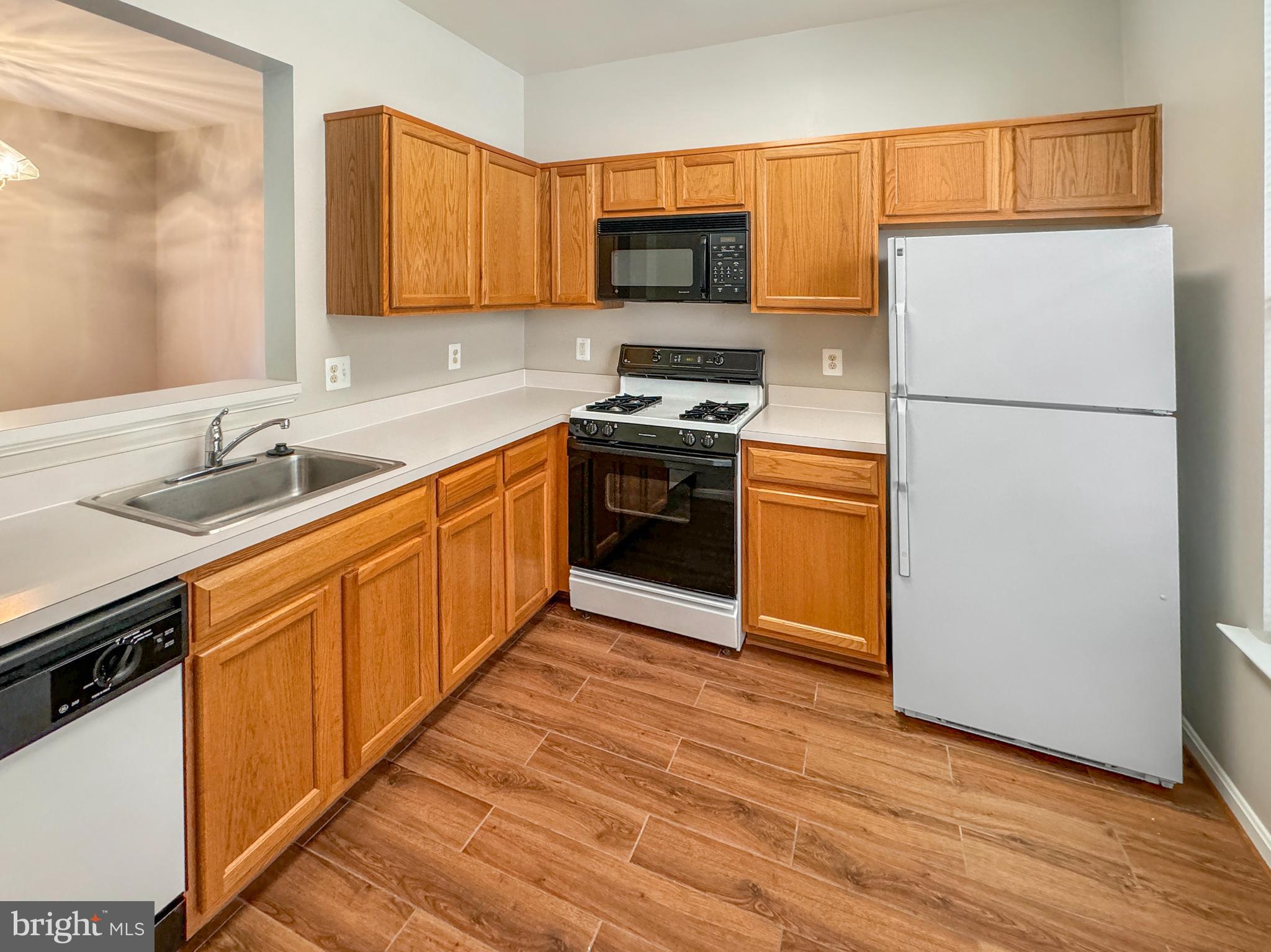 11405 Windleaf Court, Unit 26 Reston, VA 20194 - Photo 12 of 41 Gallery Image 12
