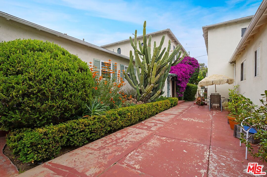 1644 Preuss Road Los Angeles, CA 90035 - Photo 20 of 41 Gallery Image 20