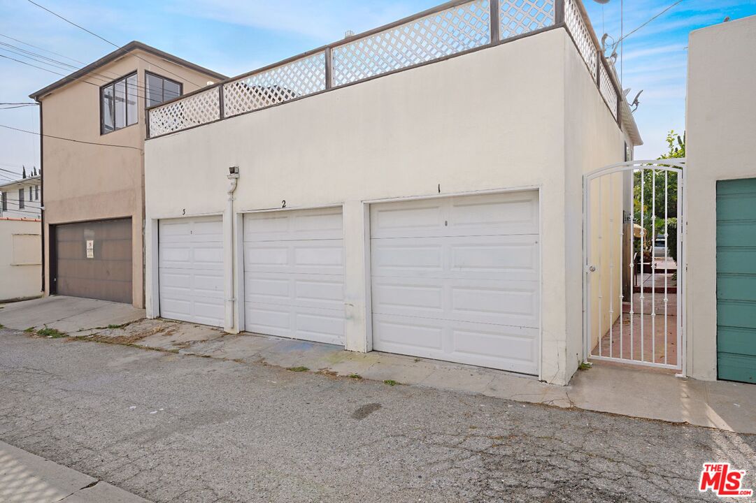 1644 Preuss Road Los Angeles, CA 90035 - Photo 26 of 41 Gallery Image 26