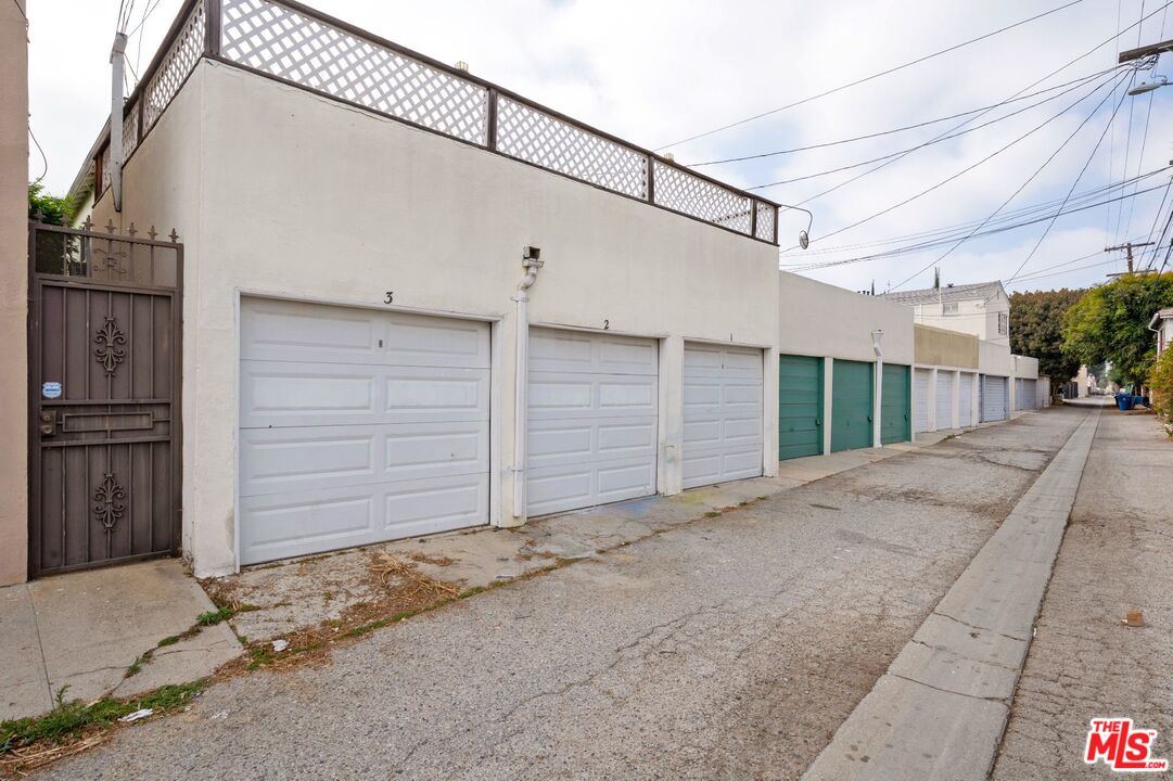 1644 Preuss Road Los Angeles, CA 90035 - Photo 27 of 41 Gallery Image 27