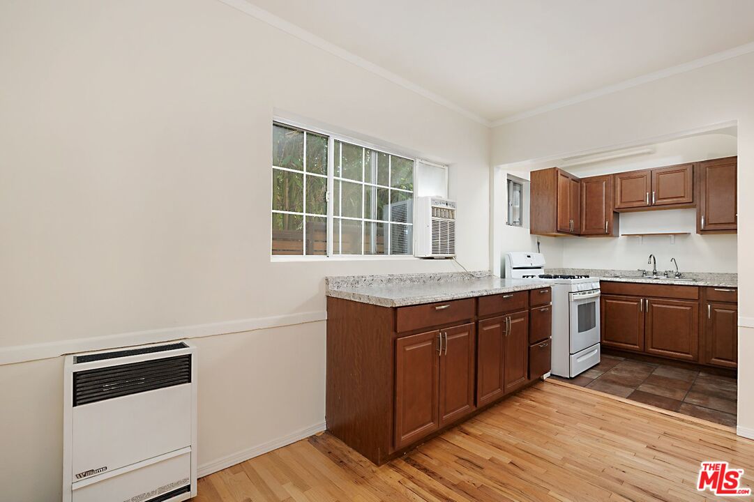 1644 Preuss Road Los Angeles, CA 90035 - Photo 9 of 41 Gallery Image 9