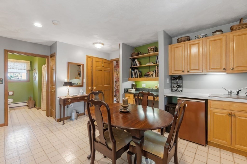 11 Amherst Road Beverly, MA 01915 - Photo 18 of 33 Gallery Image 18