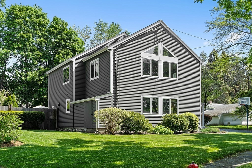 11 Amherst Road Beverly, MA 01915 - Photo 2 of 33 Gallery Image 2