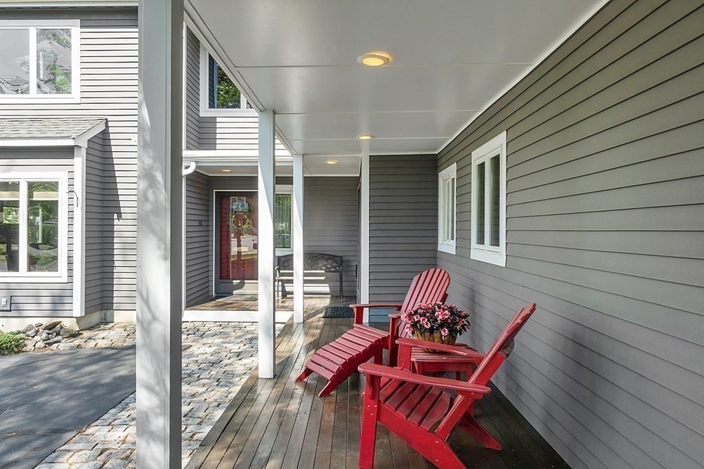 11 Amherst Road Beverly, MA 01915 - Photo 4 of 33 Gallery Image 4