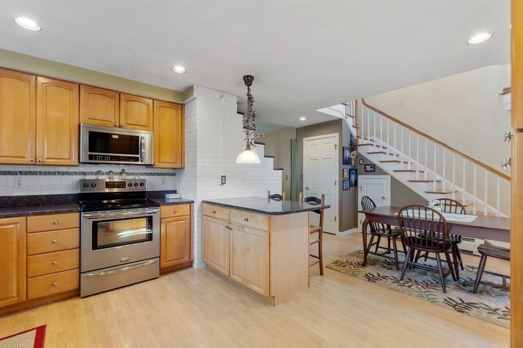 11 Amherst Road Beverly, MA 01915 - Photo 7 of 33 Gallery Image 7