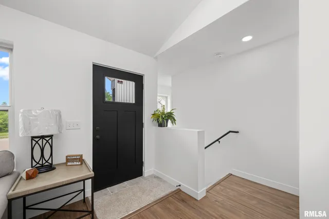 $325,000 | 813 Williams Way, Carbon Cliff, IL 61239