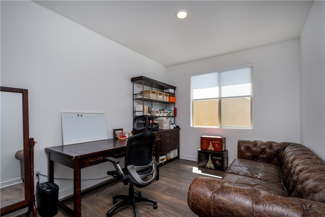 2821 Bridgetide Road Corona, CA 92883 - Photo 30 of 38 Upstaris Room 1