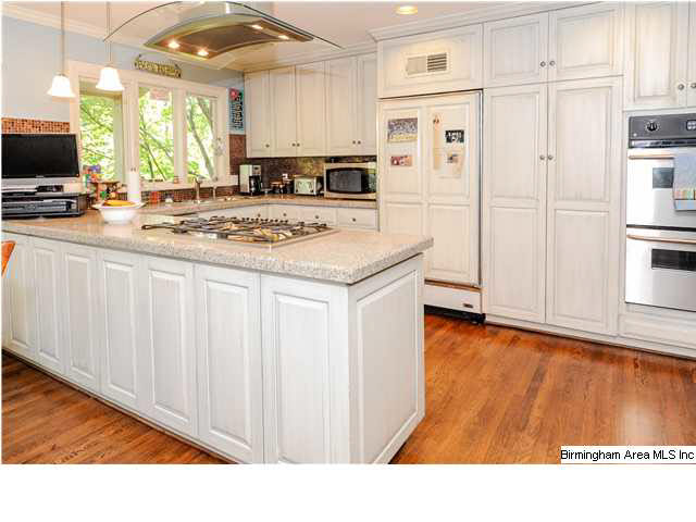 3577 River Bend Road Birmingham, AL 35243 - Photo 10 of 32