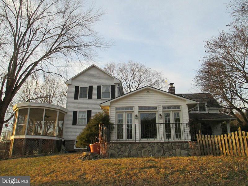 9595 Sherburne Farm Road Marshall, VA 20115 - Photo 2 of 21 Side of House