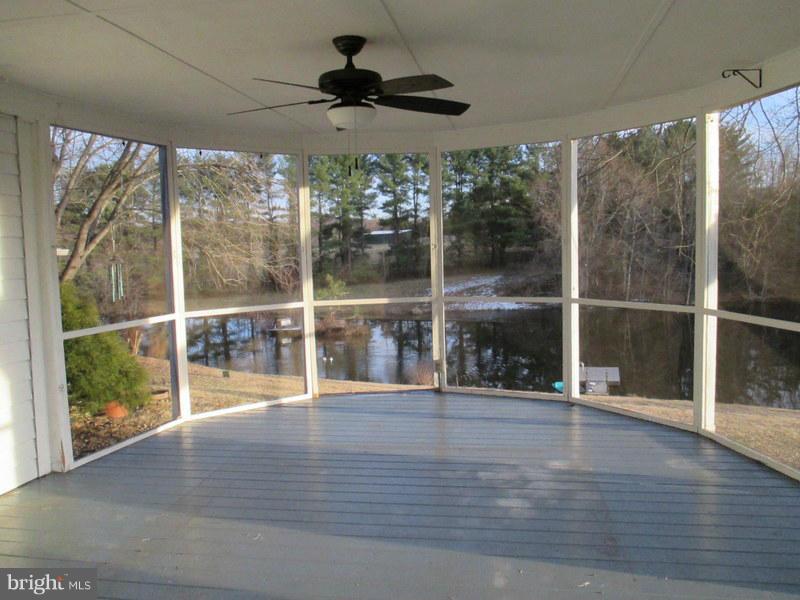 9595 Sherburne Farm Road Marshall, VA 20115 - Photo 9 of 21 Screened Porch