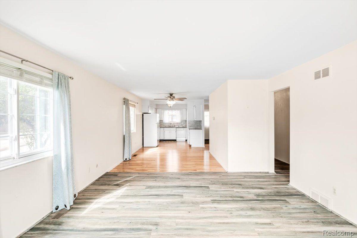 125 Cuttle Road, Unit 12 Marysville, MI 48040 - Photo 12 of 24