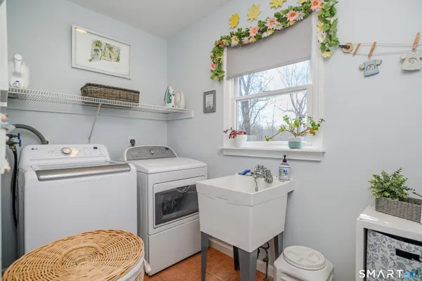 $1,050,000 | 17 Weldon Woods Road, New Fairfield, CT 06812