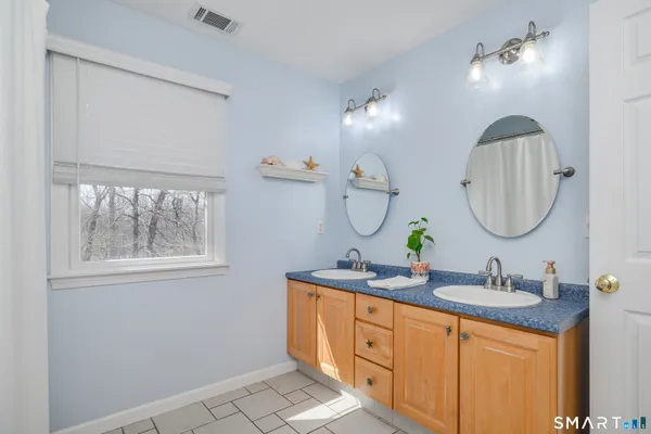 $1,050,000 | 17 Weldon Woods Road, New Fairfield, CT 06812