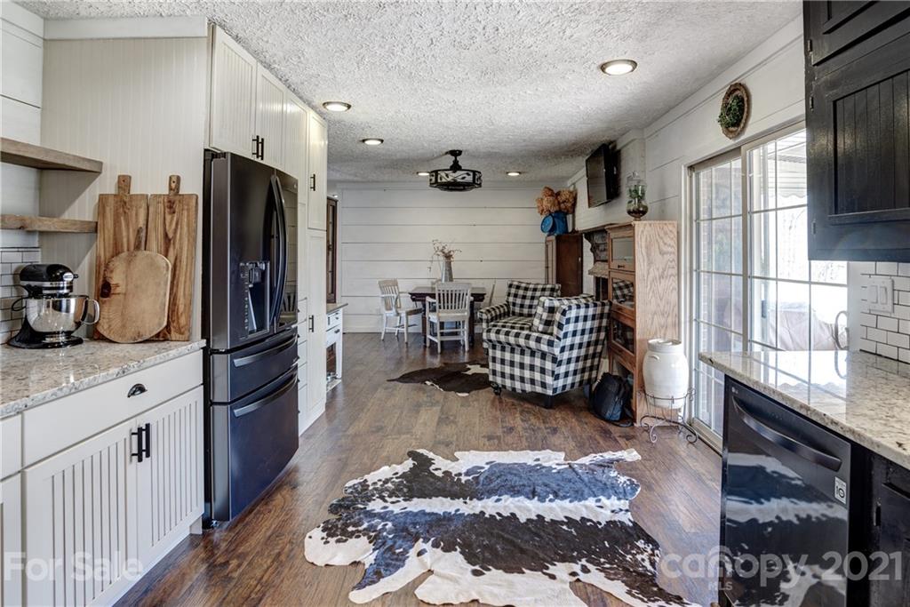 490 Old Newfound Road Leicester, NC 28748 - Photo 14 of 39 Gallery Image 14