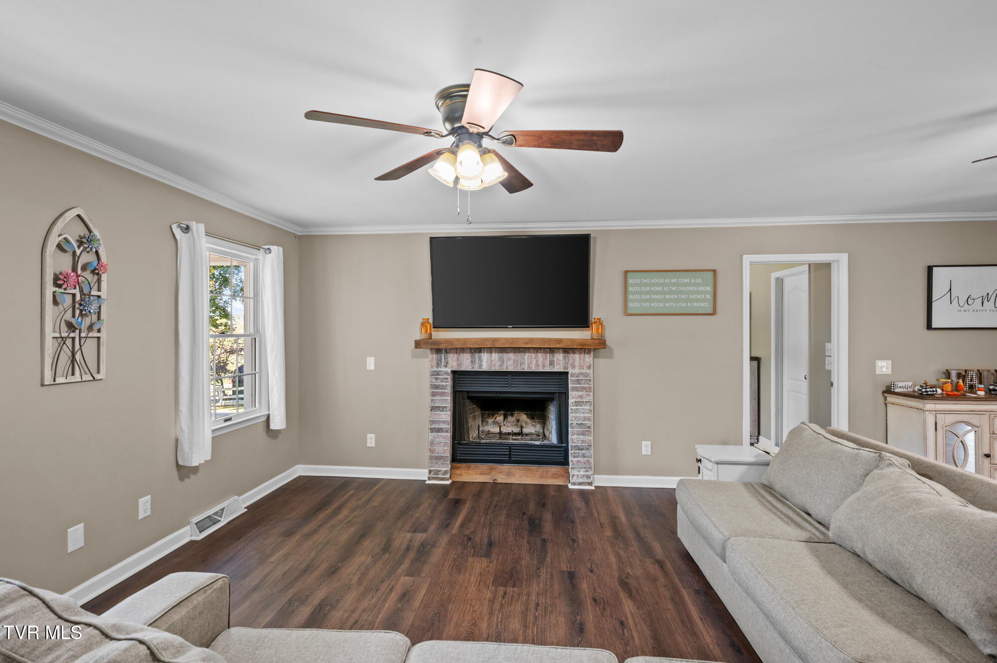 15410 Wilderness Road Bristol, VA 24202 - Photo 9 of 51 DSC_7094