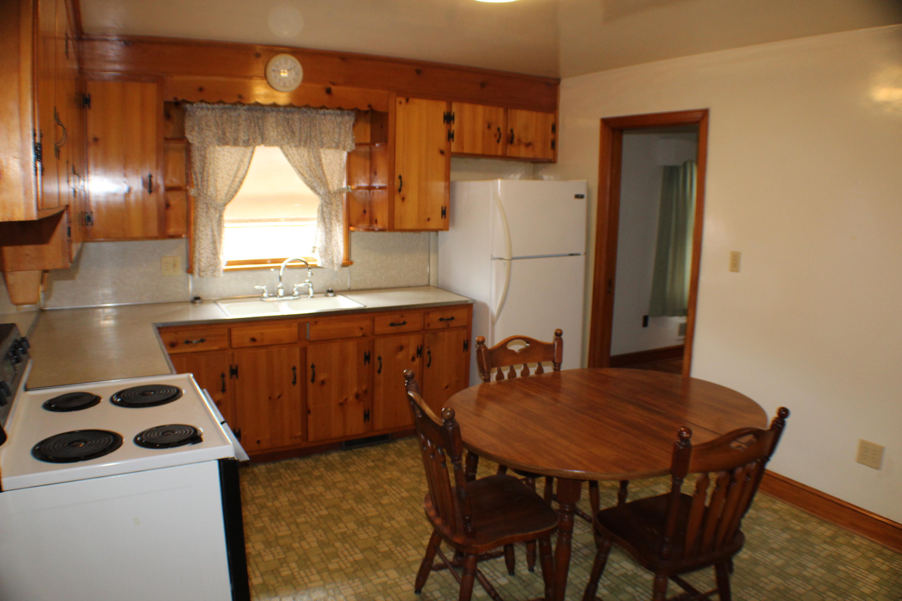 4918 Oak Road Northwest Roanoke, VA 24017 - Photo 16 of 34 KITCHEN