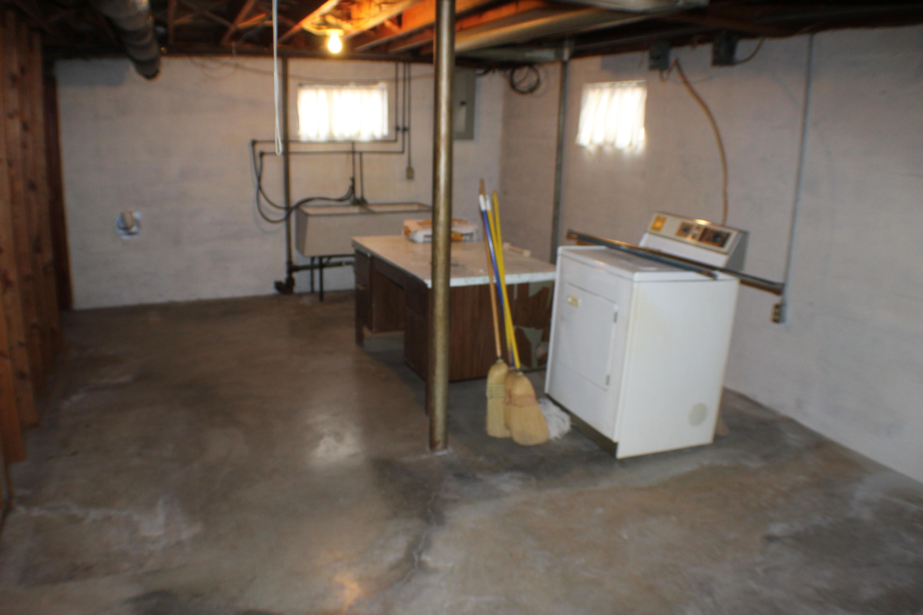 4918 Oak Road Northwest Roanoke, VA 24017 - Photo 34 of 34 BASEMENT / UNFINISHED AREA