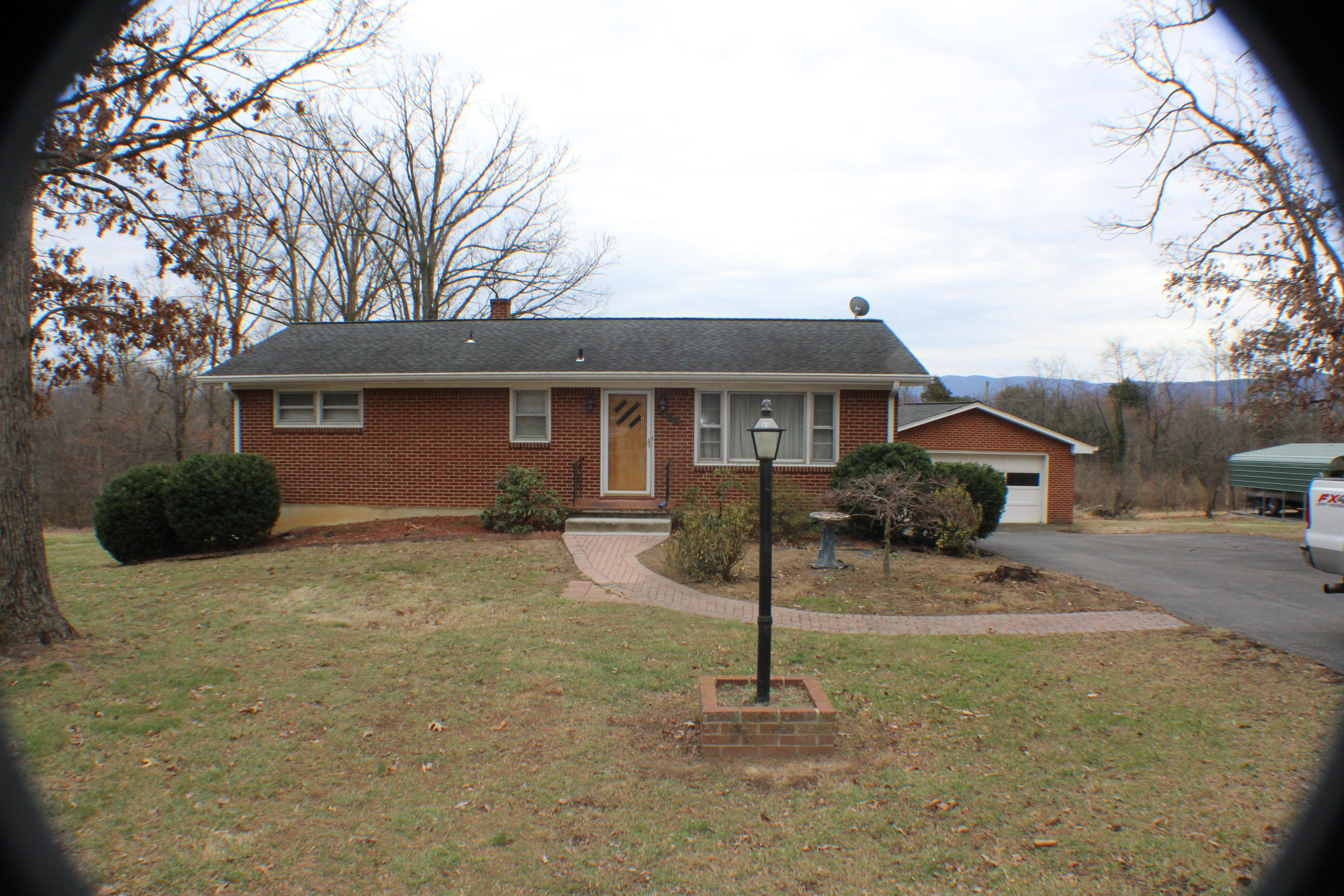 4918 Oak Road Northwest Roanoke, VA 24017 - Photo 5 of 34 IMG_0189