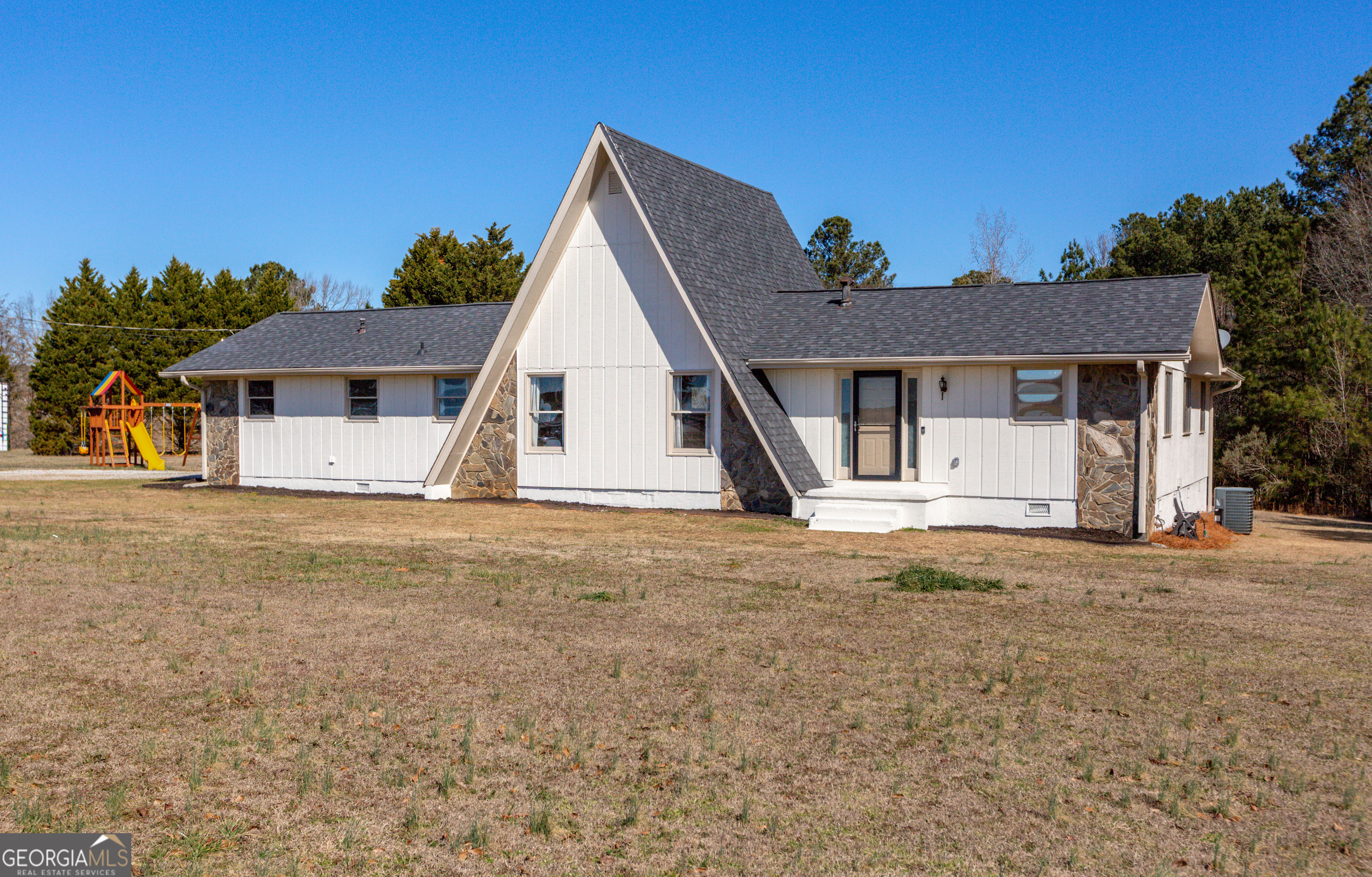 752 Jonathans Roost Road Williamson, GA 30292 - Photo 2 of 53