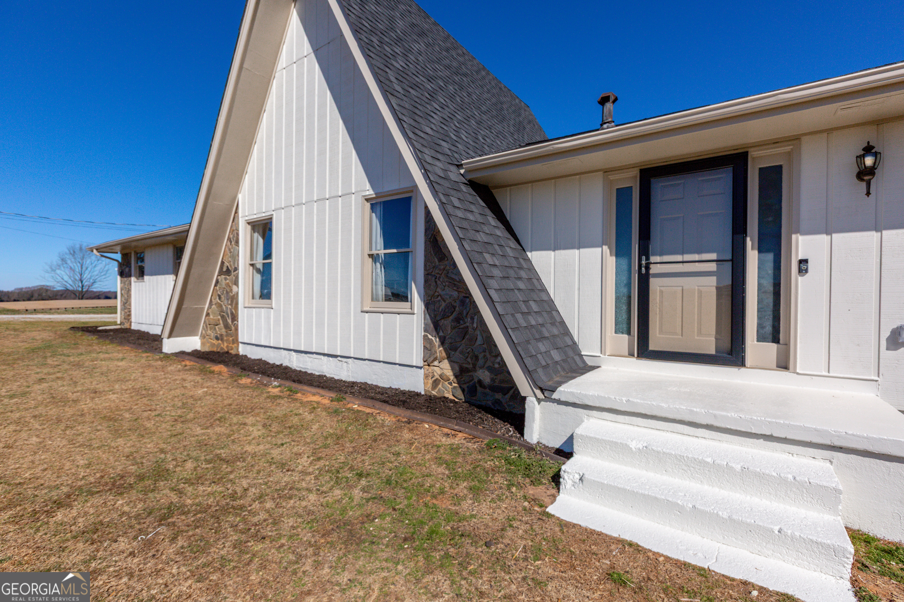 752 Jonathans Roost Road Williamson, GA 30292 - Photo 7 of 53