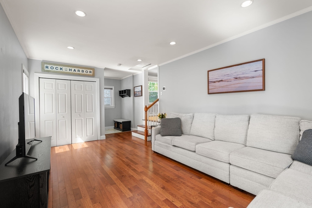 31 Robbins Road Sudbury, MA 01776 - Photo 12 of 31 Gallery Image 12