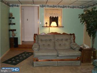 222 Coventry Road Fairless Hills, PA 19030 - Photo 5 of 10 Family Room