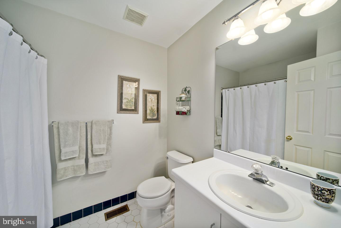 50 Sentinel Road Washington Crossing, PA 18977 - Photo 22 of 27 Hall Bath