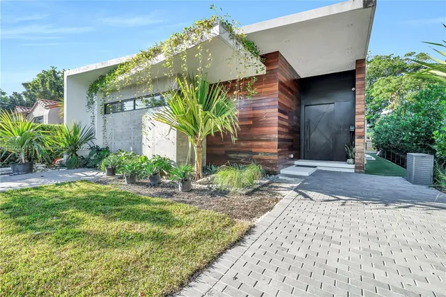 $3,306,500 | 34 Southwest 26th Road, Miami, FL 33129