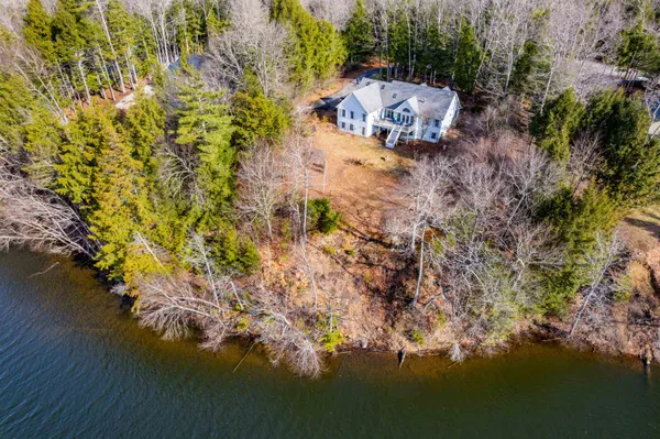 $699,900 | 105 Pemigewasset Shores Drive, Bristol, NH 03222
