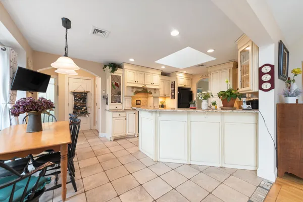 $699,900 | 105 Pemigewasset Shores Drive, Bristol, NH 03222