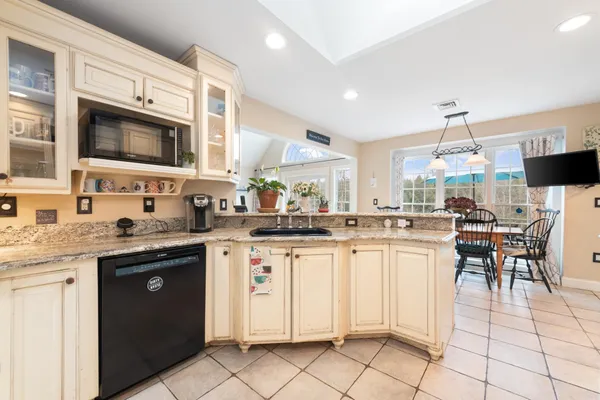 $699,900 | 105 Pemigewasset Shores Drive, Bristol, NH 03222