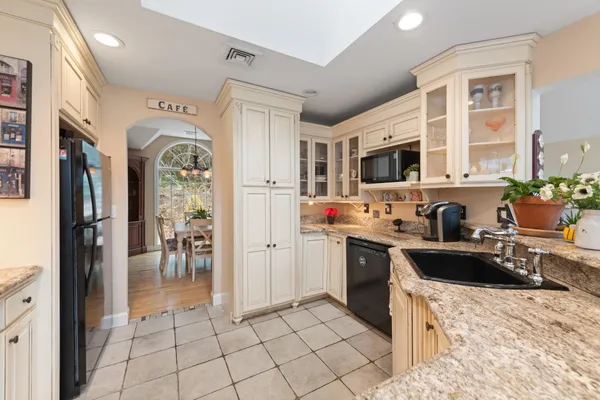 $699,900 | 105 Pemigewasset Shores Drive, Bristol, NH 03222