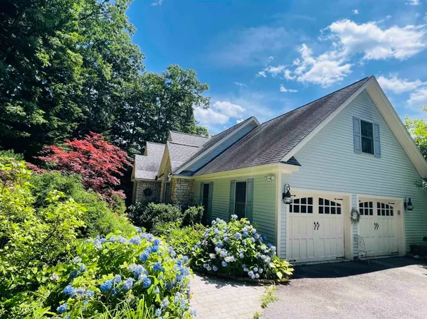 $699,900 | 105 Pemigewasset Shores Drive, Bristol, NH 03222