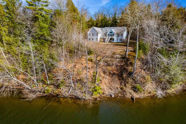 $699,900 | 105 Pemigewasset Shores Drive, Bristol, NH 03222
