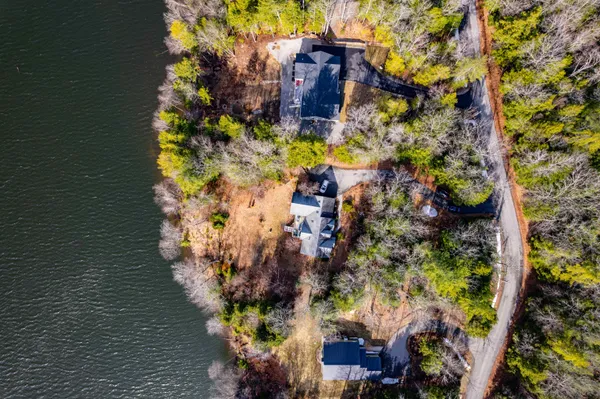 $699,900 | 105 Pemigewasset Shores Drive, Bristol, NH 03222