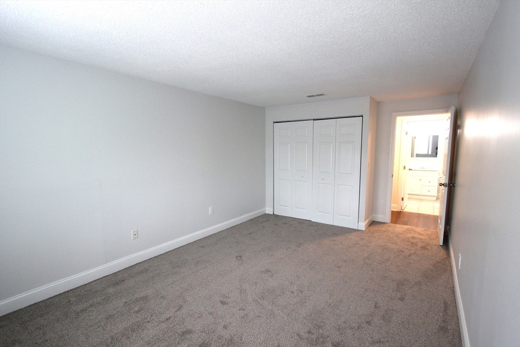 2008 Franklin Crossing Road, Unit 2008 Franklin, MA 02038 - Photo 14 of 35