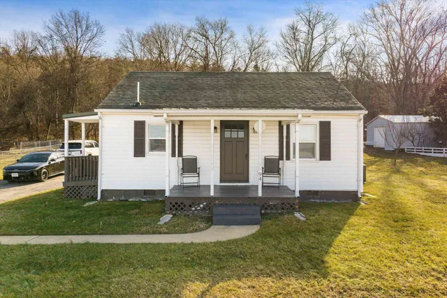 $209,900 | 948 South Delphine Avenue, Waynesboro, VA 22980