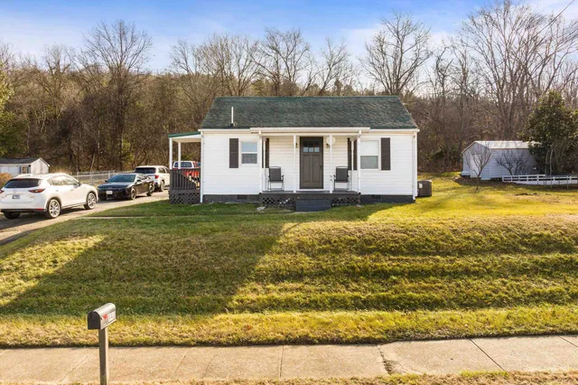 $209,900 | 948 South Delphine Avenue, Waynesboro, VA 22980