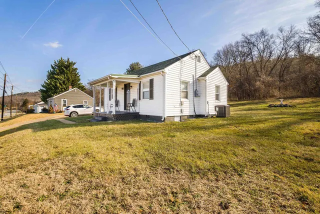 $209,900 | 948 South Delphine Avenue, Waynesboro, VA 22980