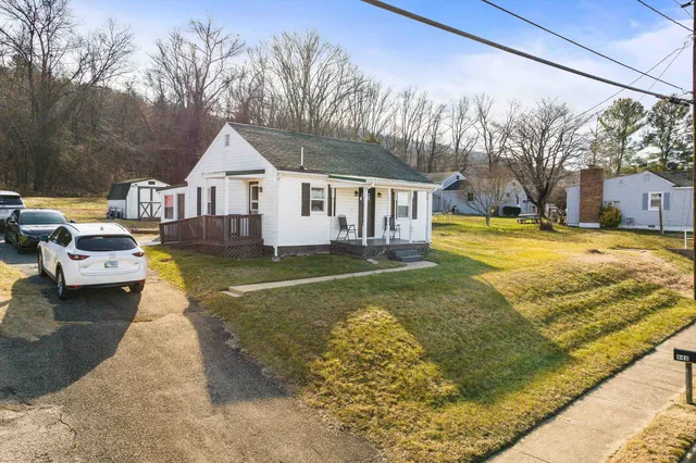 $209,900 | 948 South Delphine Avenue, Waynesboro, VA 22980