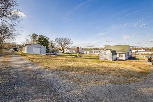 $209,900 | 948 South Delphine Avenue, Waynesboro, VA 22980