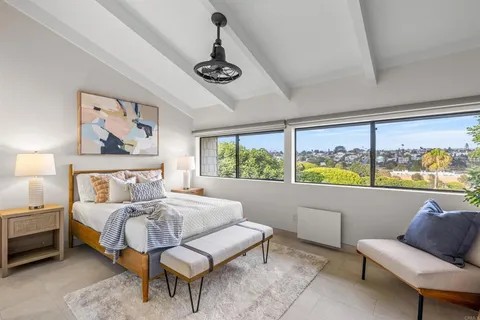 $3,300,000 | 375 West I Street, Encinitas, CA 92024
